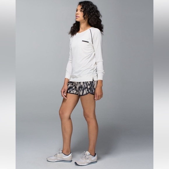 Lululemon Run Times Short *4-way stretch - Picture 2 of 7